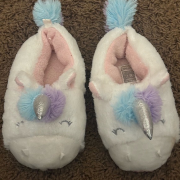 perfect condition size 7/8 slippers for toddlers - Picture 11 of 11